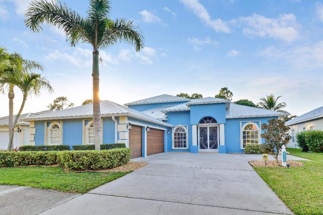 2260 NW Windemere Drive, Jensen Beach, FL 34957