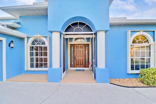 2260 NW Windemere Drive, Jensen Beach, FL 34957