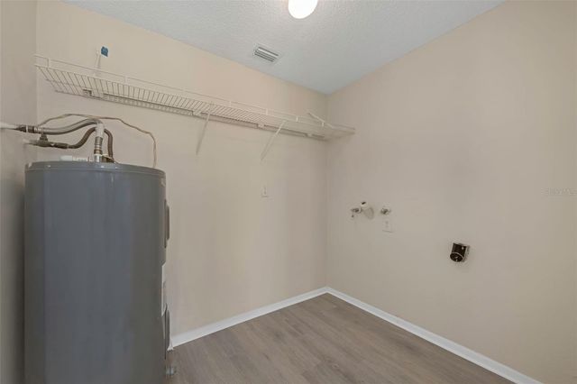 8804 BRIAR HOLLOW COURT, Tampa, FL 33634