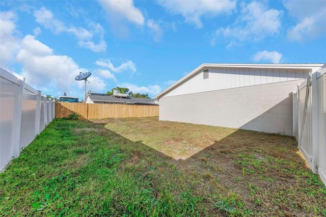 8804 BRIAR HOLLOW COURT, Tampa, FL 33634