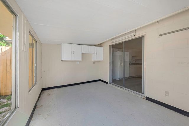 8804 BRIAR HOLLOW COURT, Tampa, FL 33634