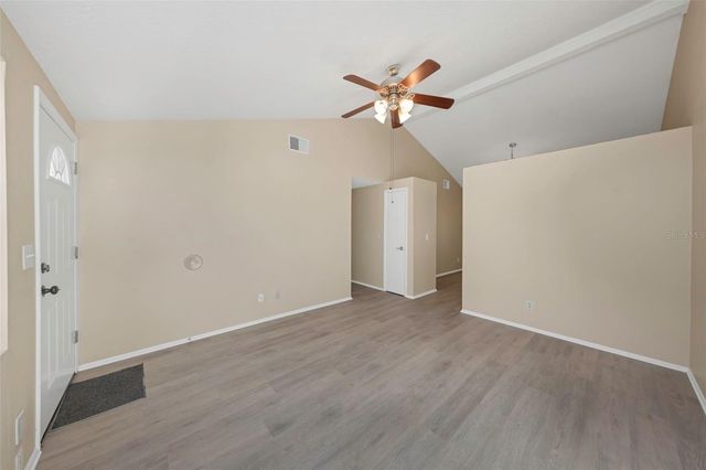 8804 BRIAR HOLLOW COURT, Tampa, FL 33634