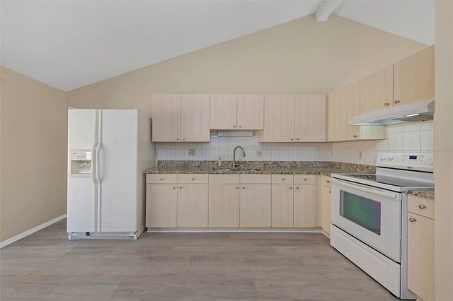 8804 BRIAR HOLLOW COURT, Tampa, FL 33634