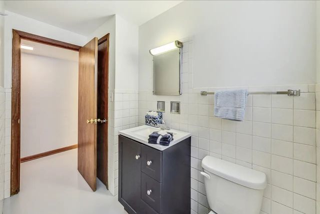 2631 N 74th Avenue G, Elmwood Park, IL 60707