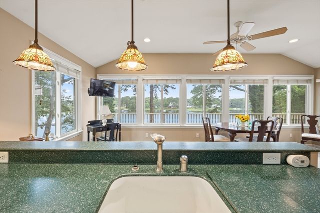49 Edgewater Way, Wareham, MA 02571