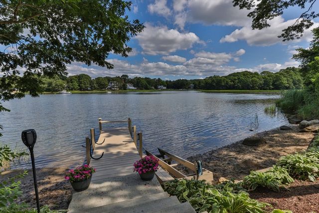 49 Edgewater Way, Wareham, MA 02571