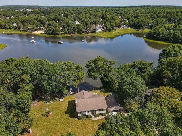 49 Edgewater Way, Wareham, MA 02571