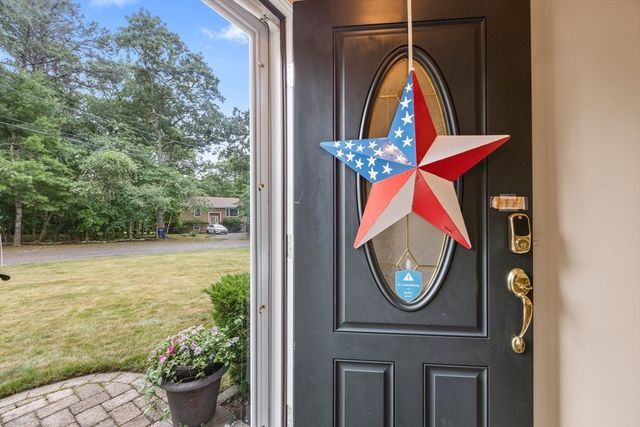 49 Edgewater Way, Wareham, MA 02571