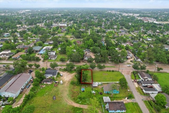 2422 E Crosstimbers Street, Houston, TX 77093