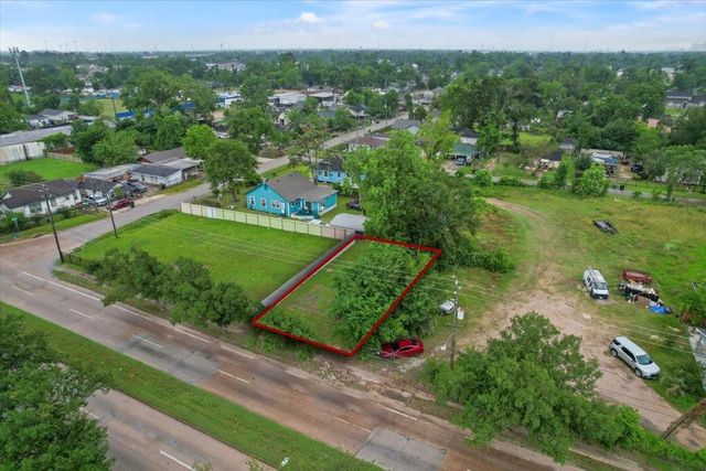 2422 E Crosstimbers Street, Houston, TX 77093