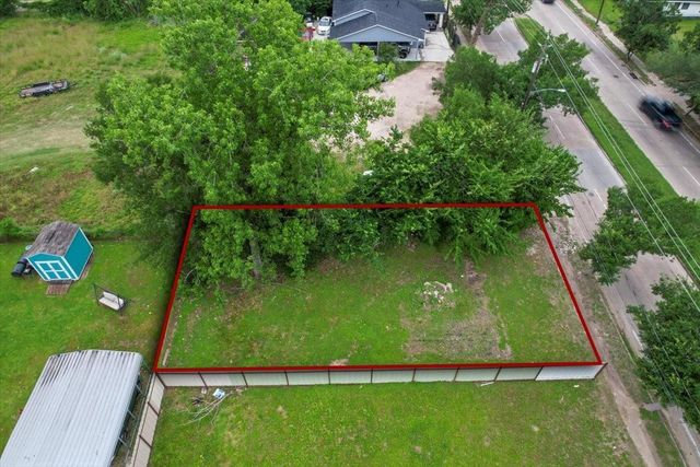 2422 E Crosstimbers Street, Houston, TX 77093