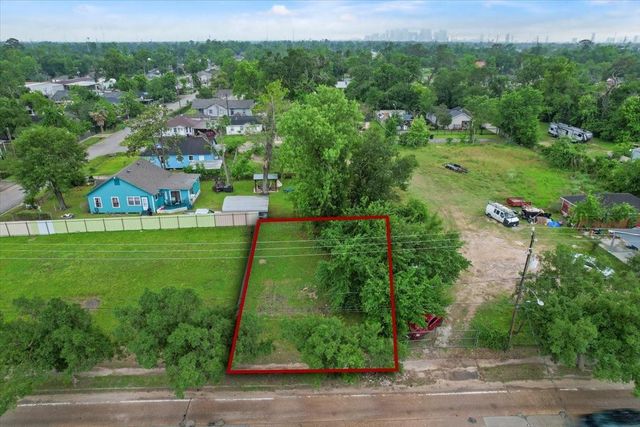 2422 E Crosstimbers Street, Houston, TX 77093