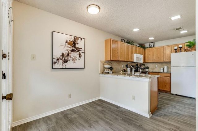 541 Ranch Trail 176, Irving, TX 75063