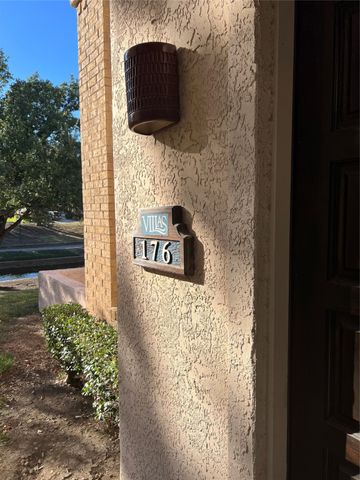 541 Ranch Trail 176, Irving, TX 75063