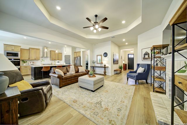 931 Gyngell, San Antonio, TX 78260