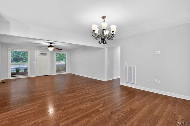 2715 Veterans Memorial, Tuscaloosa, AL 35404