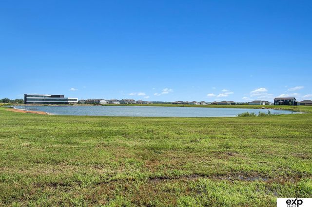 2048 Kara Way, Fremont, NE 68025