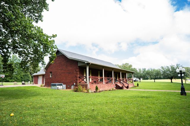 175 Sandy Cir, Springville, TN 38256