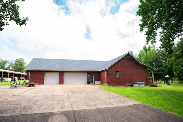 175 Sandy Cir, Springville, TN 38256