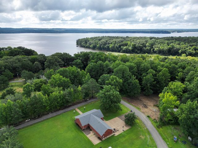 175 Sandy Cir, Springville, TN 38256