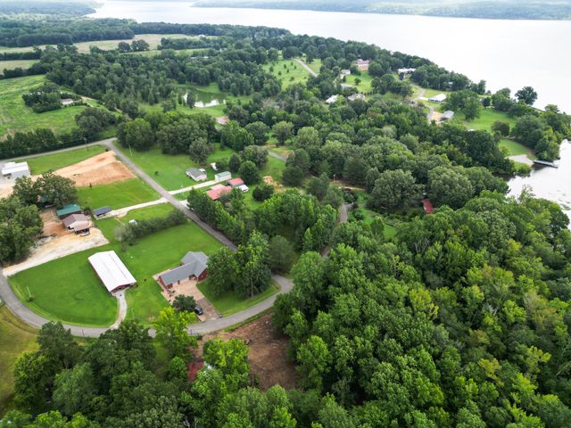 175 Sandy Cir, Springville, TN 38256