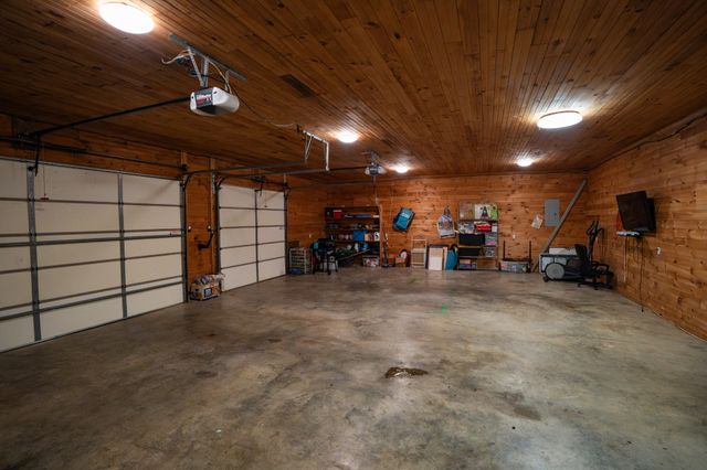 175 Sandy Cir, Springville, TN 38256