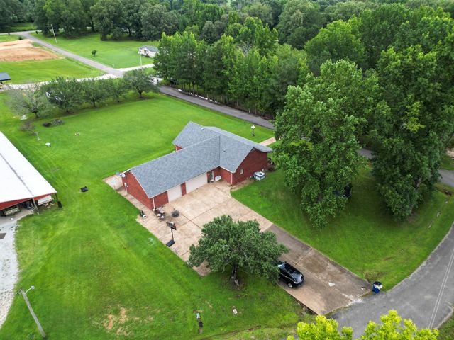 175 Sandy Cir, Springville, TN 38256