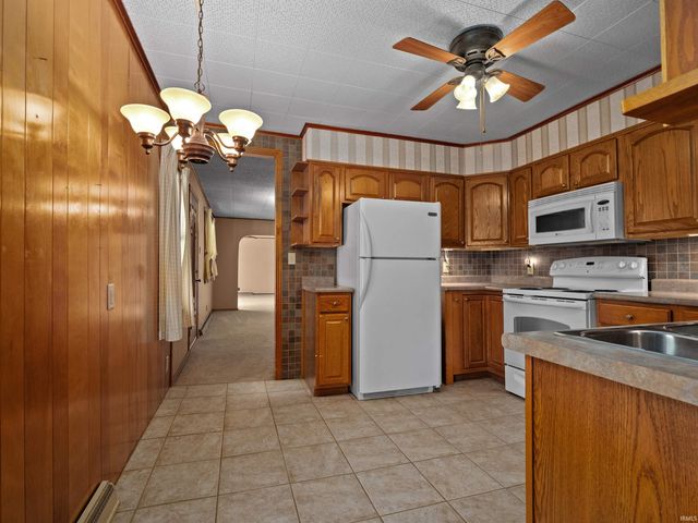 910 S Ijams Street, Garrett, IN 46738