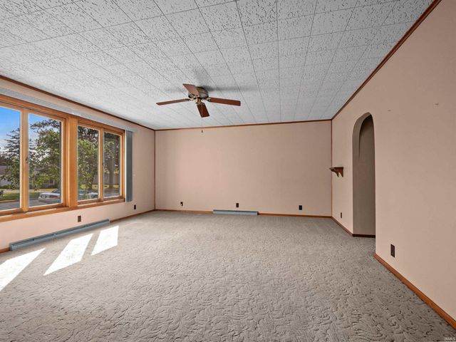 910 S Ijams Street, Garrett, IN 46738