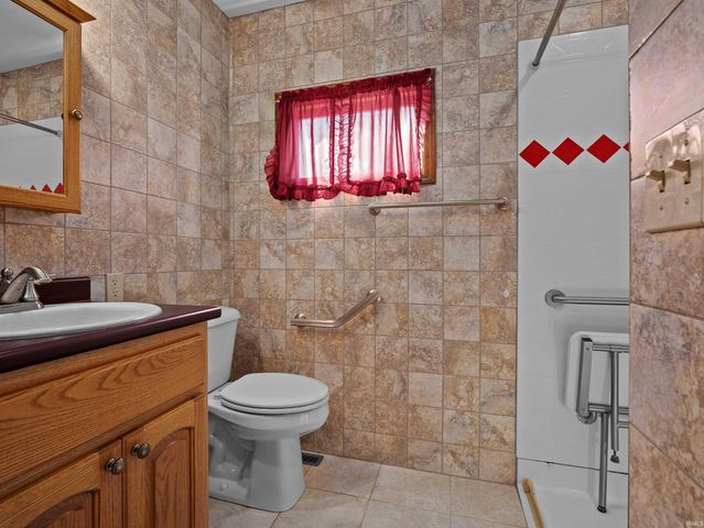 910 S Ijams Street, Garrett, IN 46738