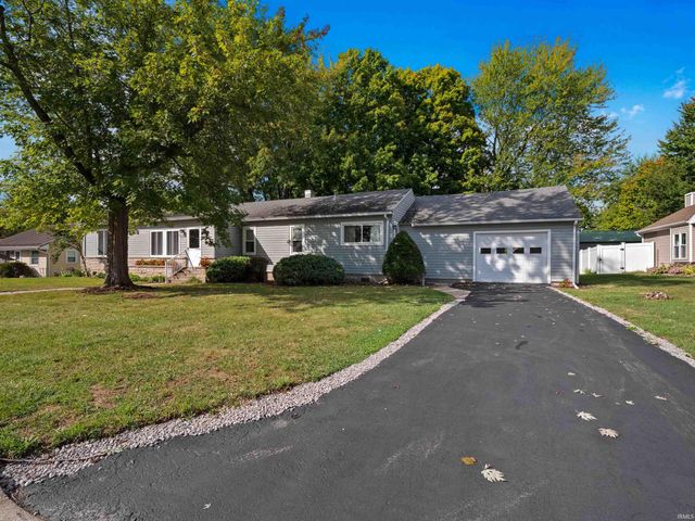 910 S Ijams Street, Garrett, IN 46738