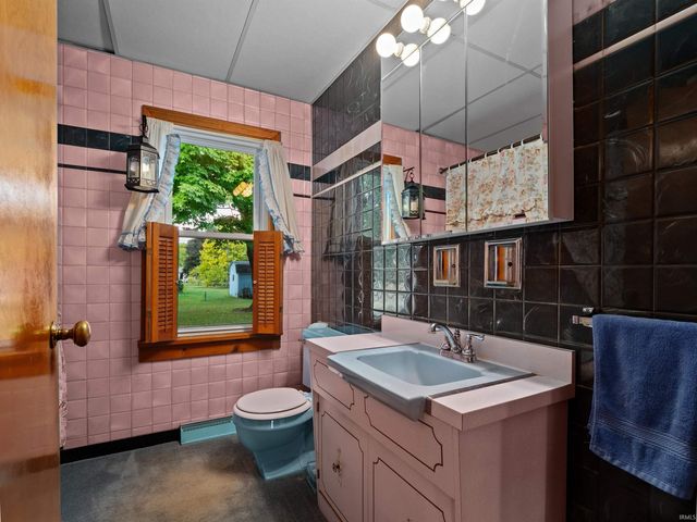 910 S Ijams Street, Garrett, IN 46738