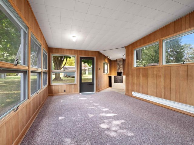 910 S Ijams Street, Garrett, IN 46738