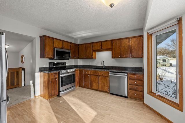 13912 Xerxes Avenue S, Burnsville, MN 55337