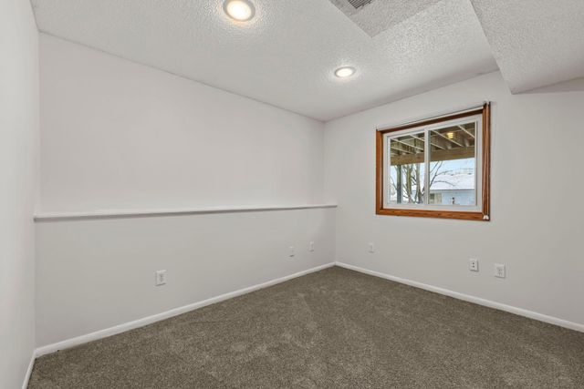 13912 Xerxes Avenue S, Burnsville, MN 55337