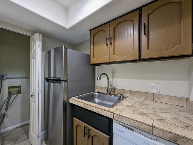 720 E Alice Avenue Unit 102, Phoenix, AZ 85020