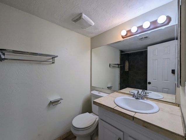 720 E Alice Avenue Unit 102, Phoenix, AZ 85020