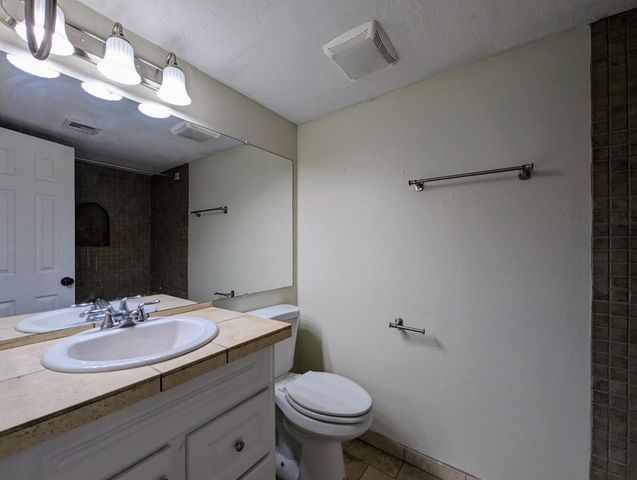 720 E Alice Avenue Unit 102, Phoenix, AZ 85020