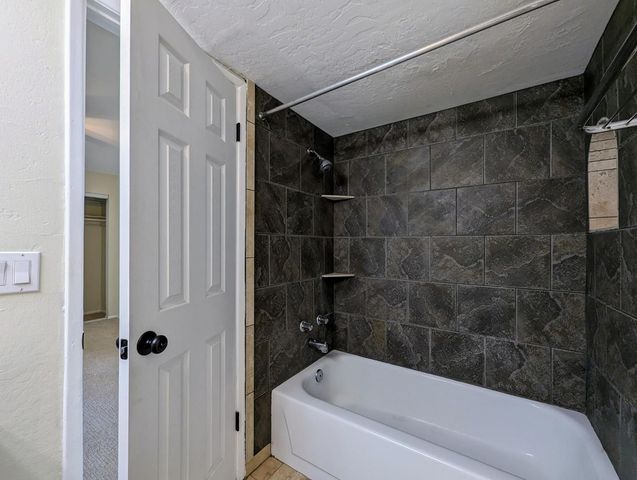 720 E Alice Avenue Unit 102, Phoenix, AZ 85020