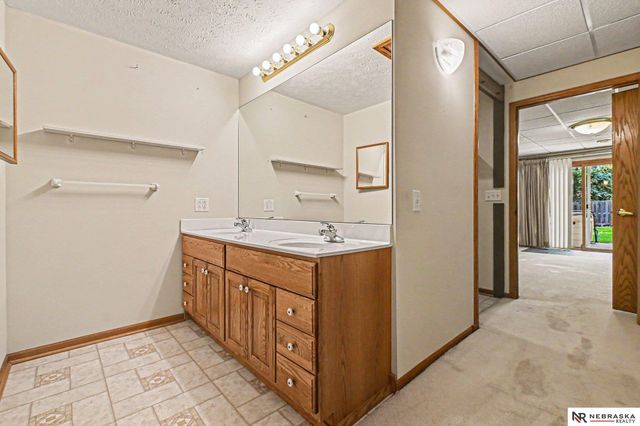 15024 Spaulding Street, Omaha, NE 68116