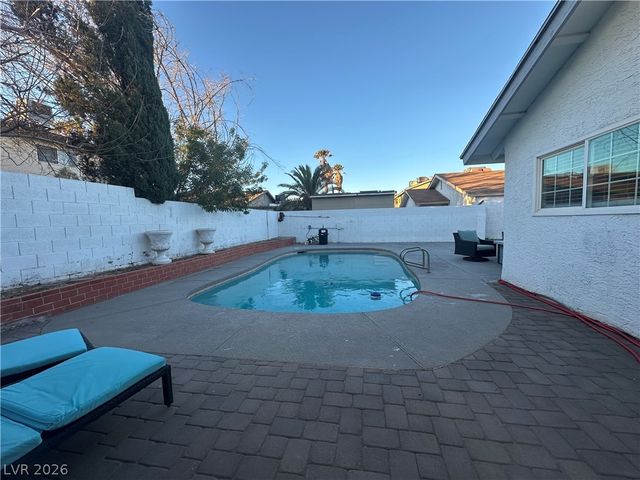 3955 Redwood Street, Las Vegas, NV 89103