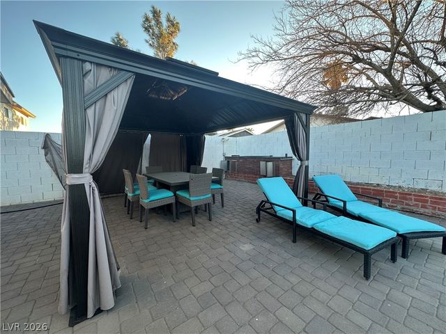 3955 Redwood Street, Las Vegas, NV 89103