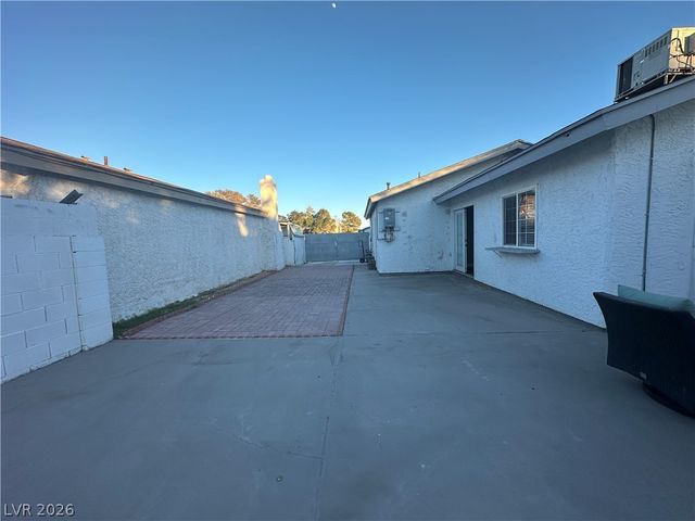 3955 Redwood Street, Las Vegas, NV 89103