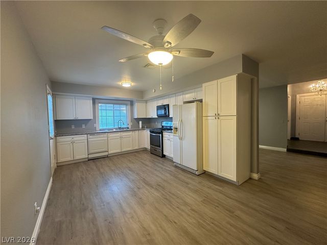 3955 Redwood Street, Las Vegas, NV 89103