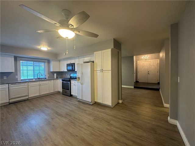 3955 Redwood Street, Las Vegas, NV 89103