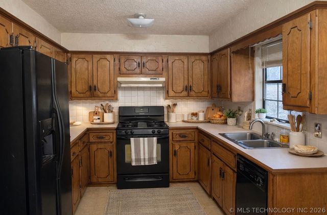 205 W Ragan Street, Henryetta, OK 74437