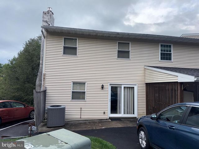 146 VILLAGE DR, Boyertown, PA 19512