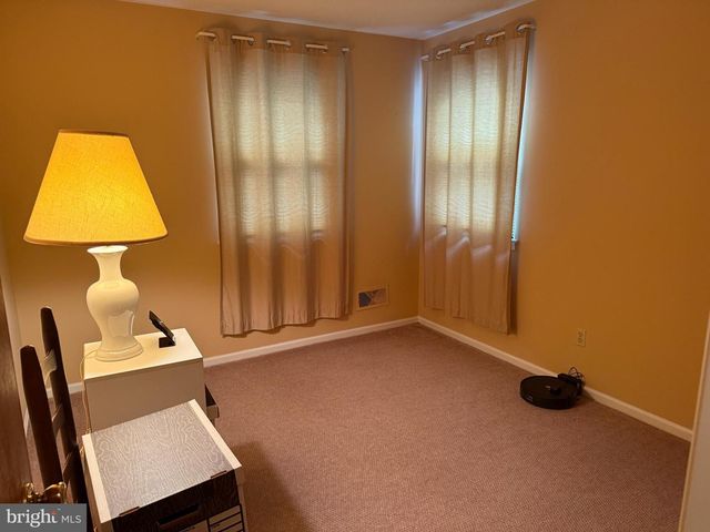 146 VILLAGE DR, Boyertown, PA 19512