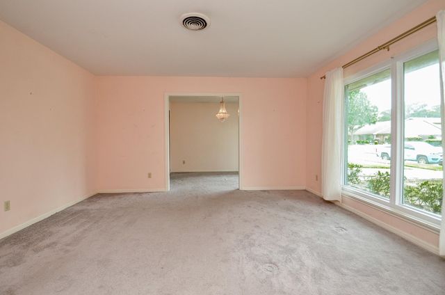 4611 Chantilly Circle, Houston, TX 77018