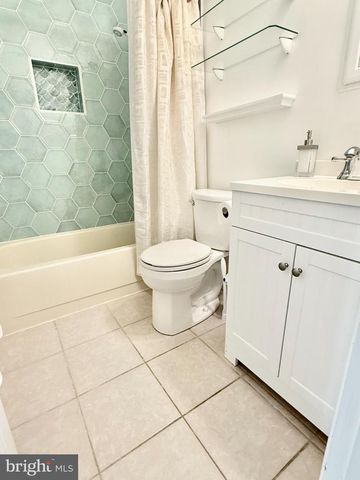 6 TIBURON CT, Annapolis, MD 21403